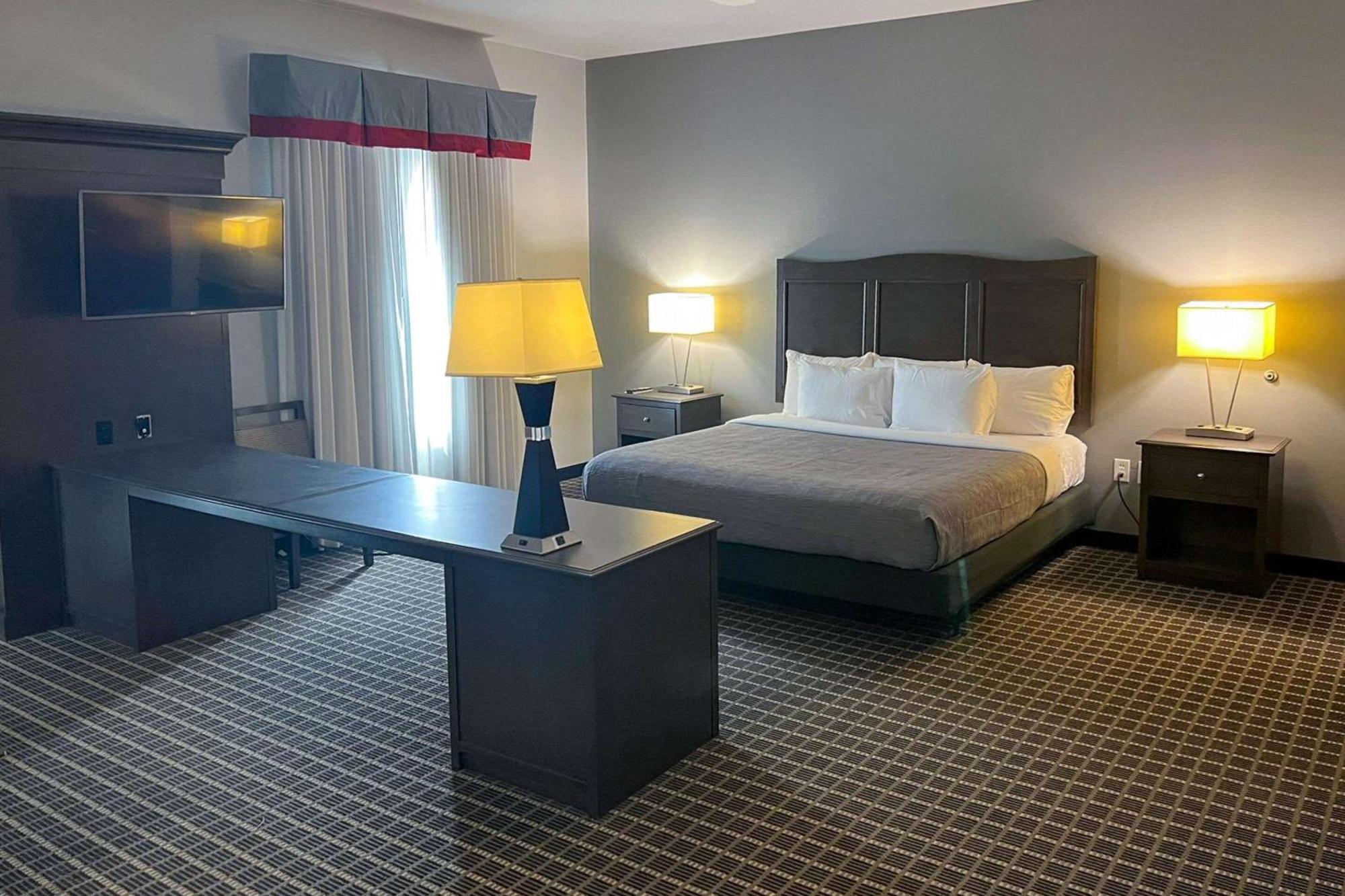 Quality Inn & Suites Pearsall Luaran gambar