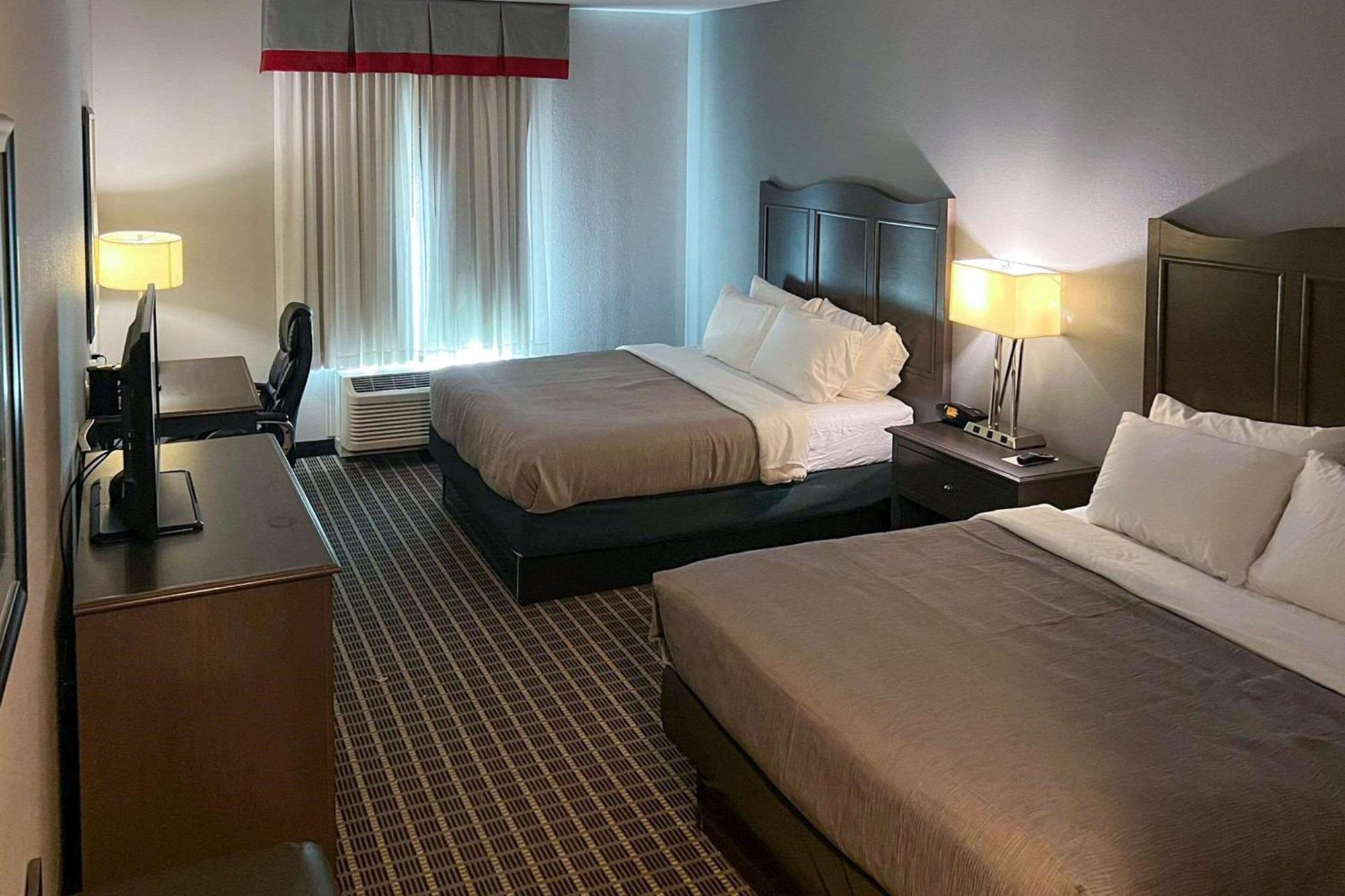 Quality Inn & Suites Pearsall Luaran gambar
