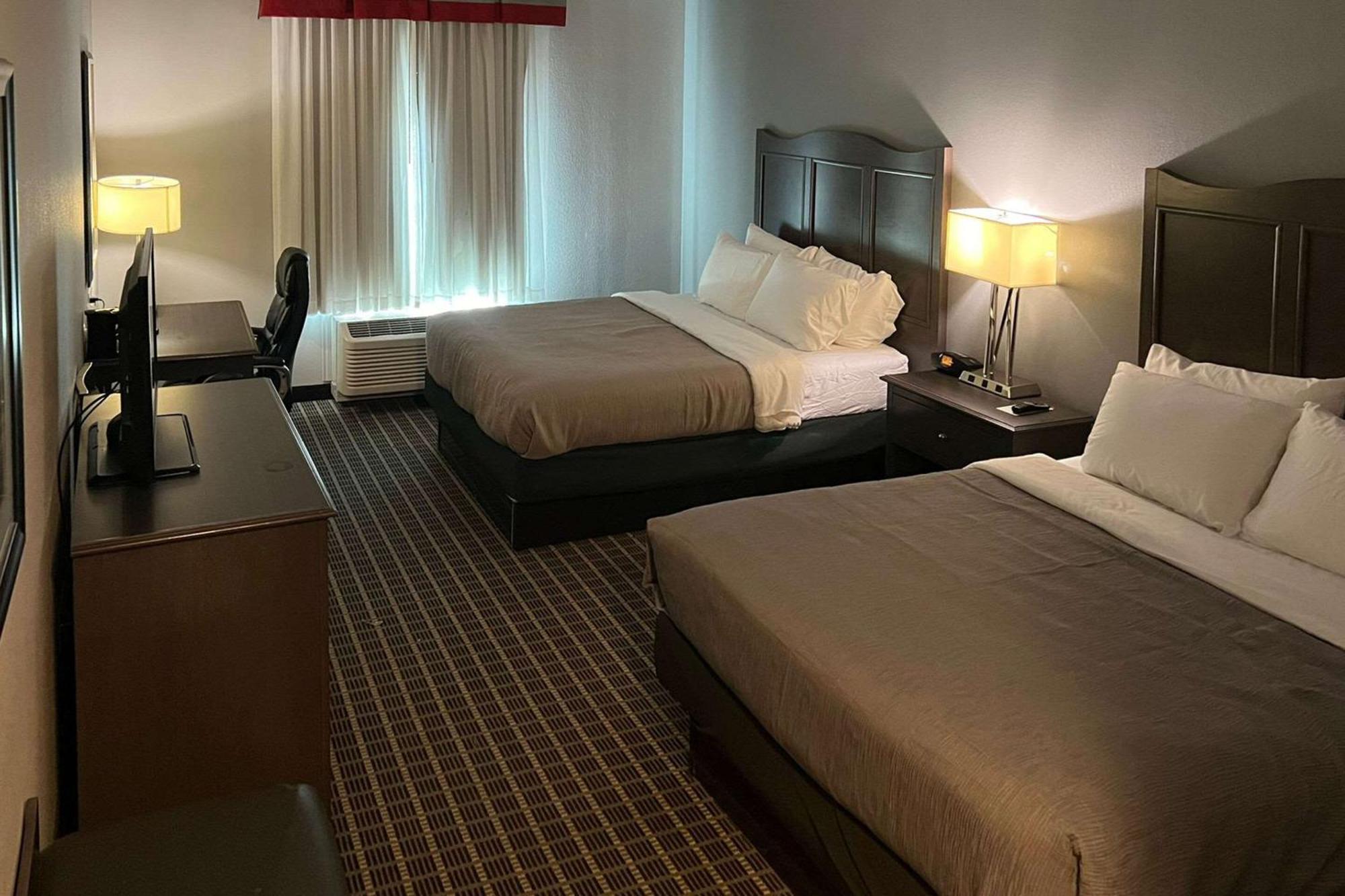 Quality Inn & Suites Pearsall Luaran gambar