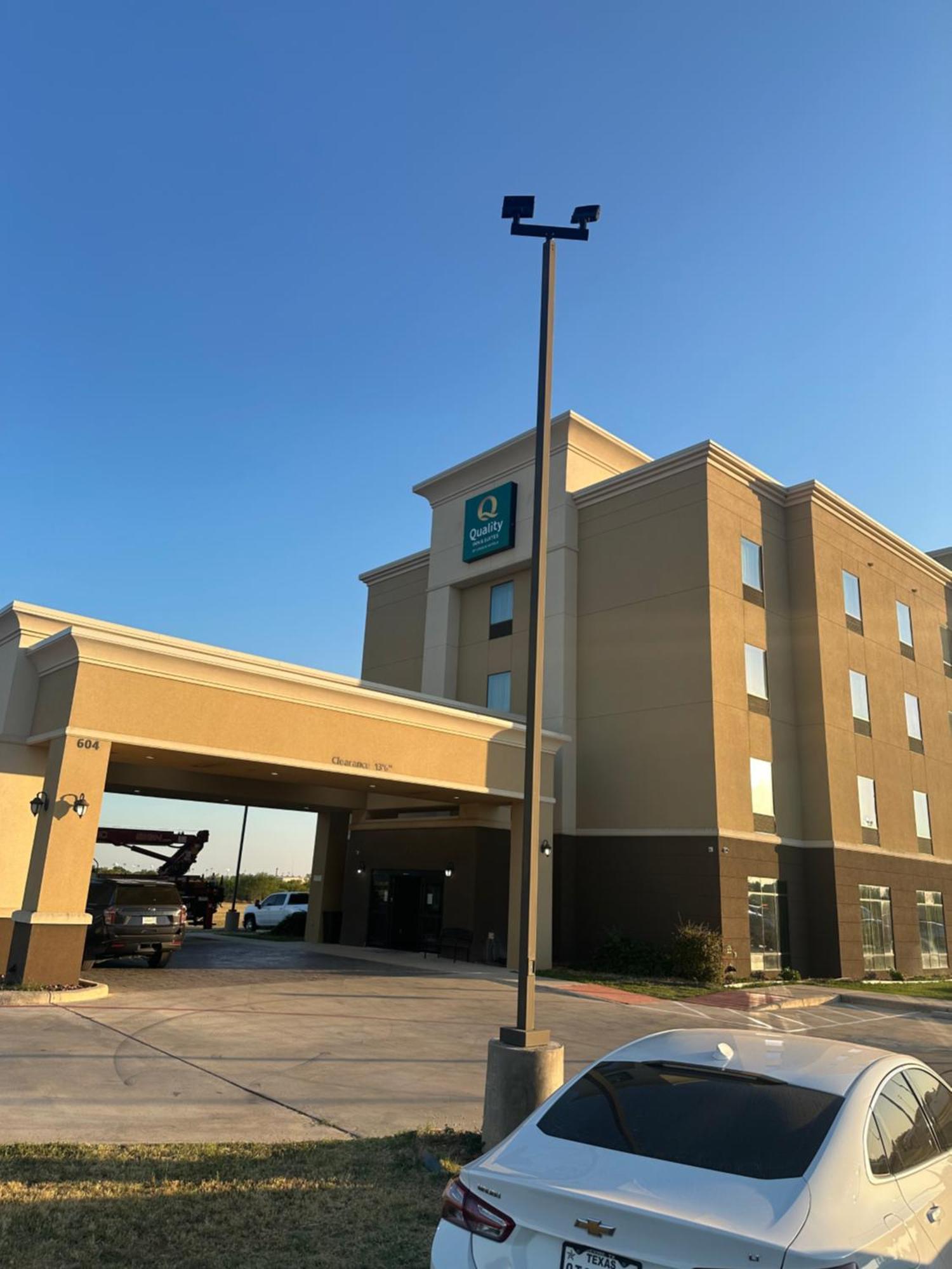 Quality Inn & Suites Pearsall Luaran gambar